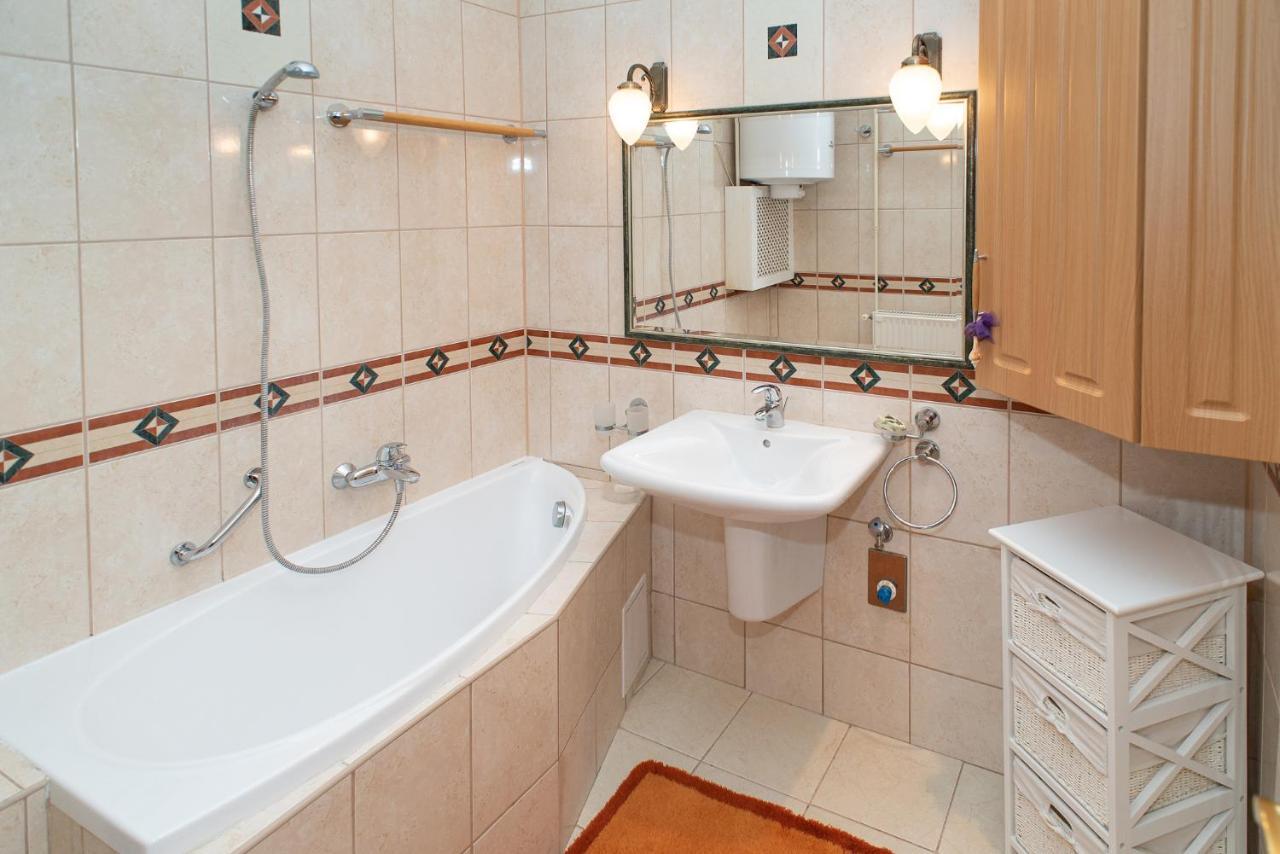 Pelsoart Apartments Кестхей Экстерьер фото